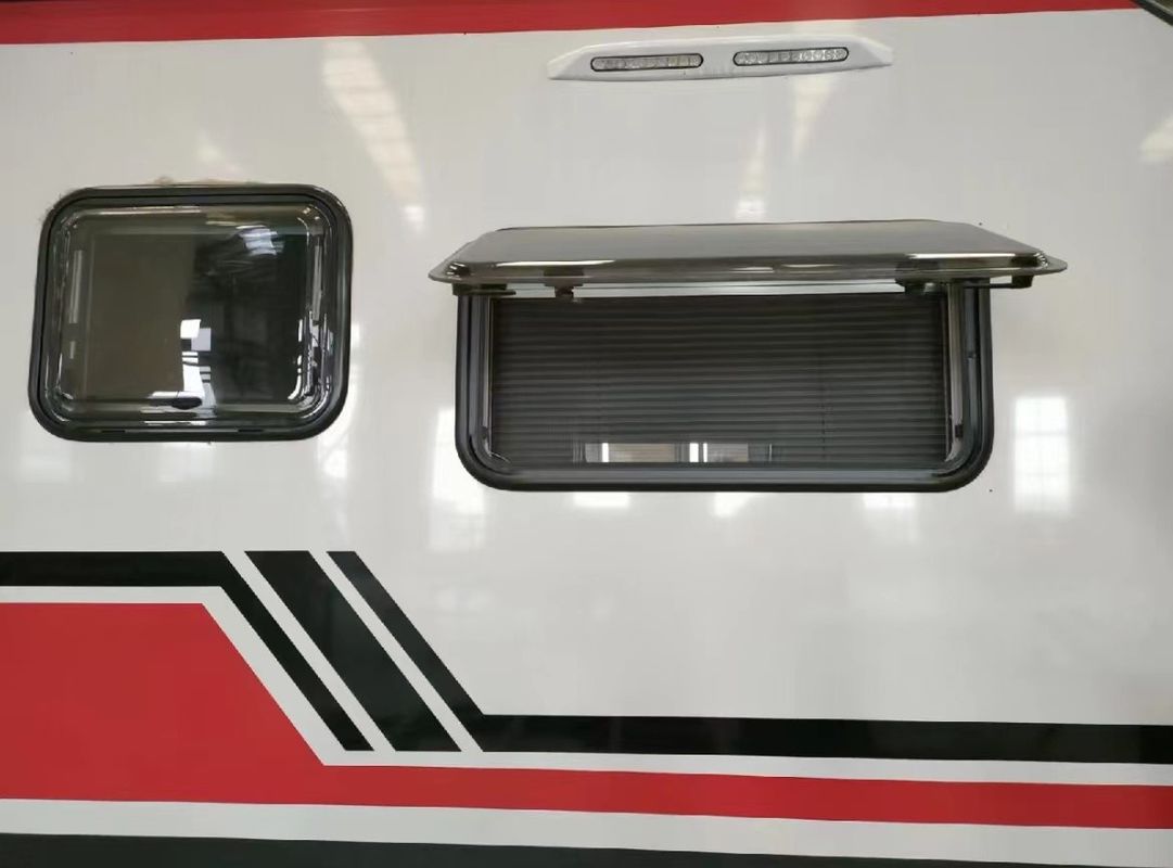 Folha acrílica de janela de RV de alta resistência que fornece proteção e longevidade para janelas instaladas em diferentes tipos de RVs