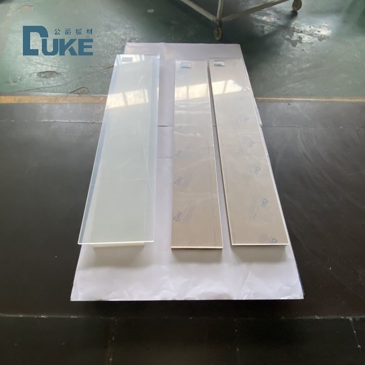 Folha de acrílico fundido de grau óptico 100% virgem Mitsubishi MMA Alta clareza 92% Espelho de precisão 10mm 2mm plástico UV imprimível